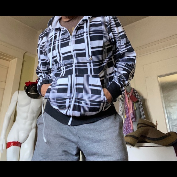 Hoodie Buddies hoodie with earbuds - Picture 1 of 11